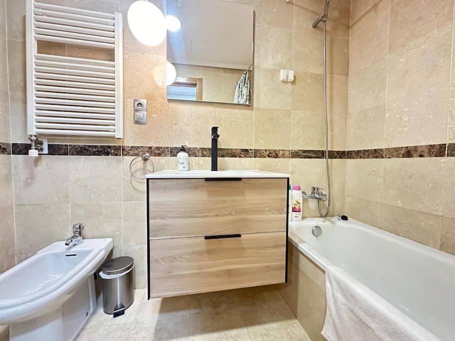Ybh Suite Alameda Виго Экстерьер фото
